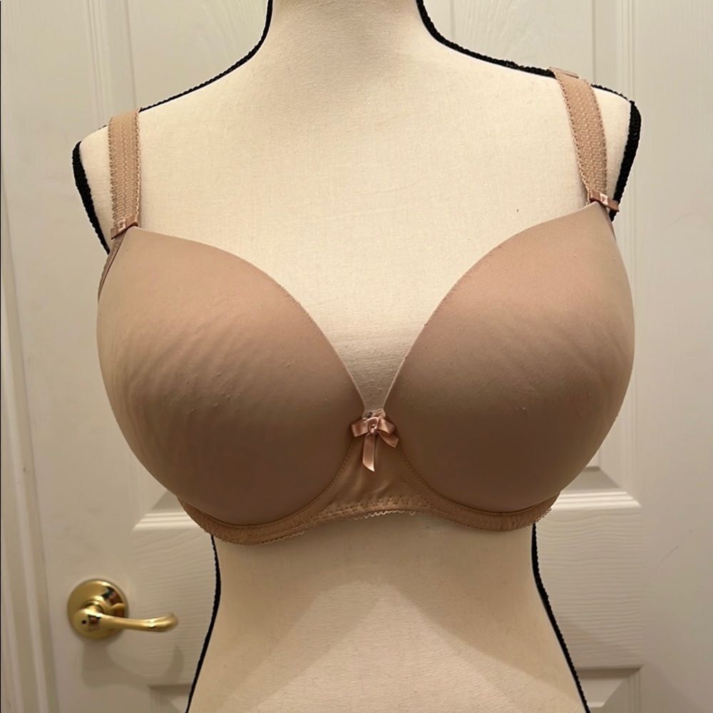 Freya women’s size 36FF nude deco plunge tshirt bra.